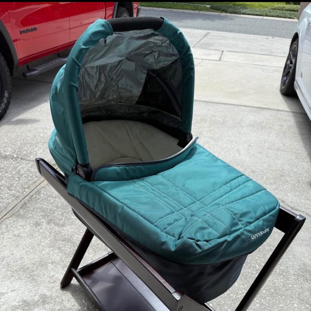 UPPAbaby Teal Bassinet with Stand